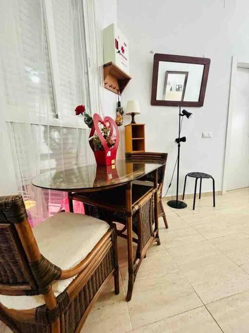 Apartamento Privado En Alameda De Hercules Севілья Екстер'єр фото